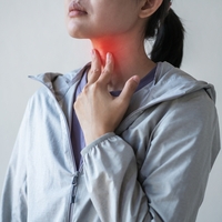 Boğaz ağrısı neden olur ve nasıl geçer?