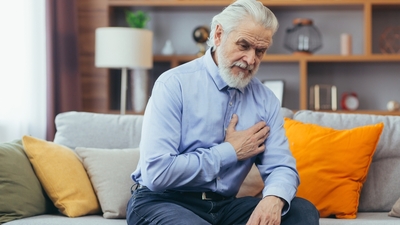 Kalp ağrısı nedir, neden olur ve nasıl geçer?