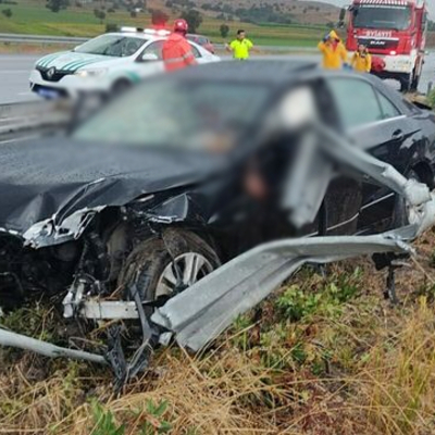 Tatil yolunda feci kaza: Anne-baba öldü, 2 çocuk yaralı