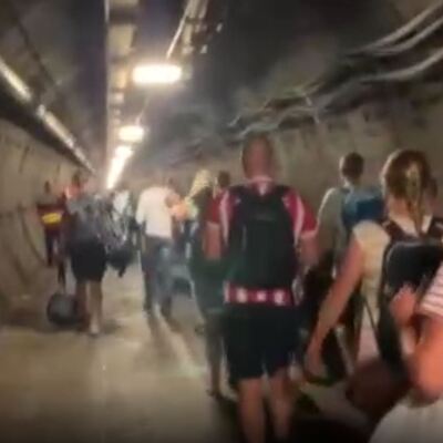 İngiltere'de yolcular Manş Tüneli'nde mahsur kaldı