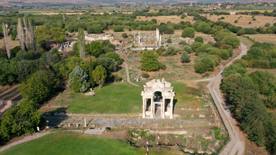 'Afrodit'in kenti' tarihi yolculuğa çıkarıyor