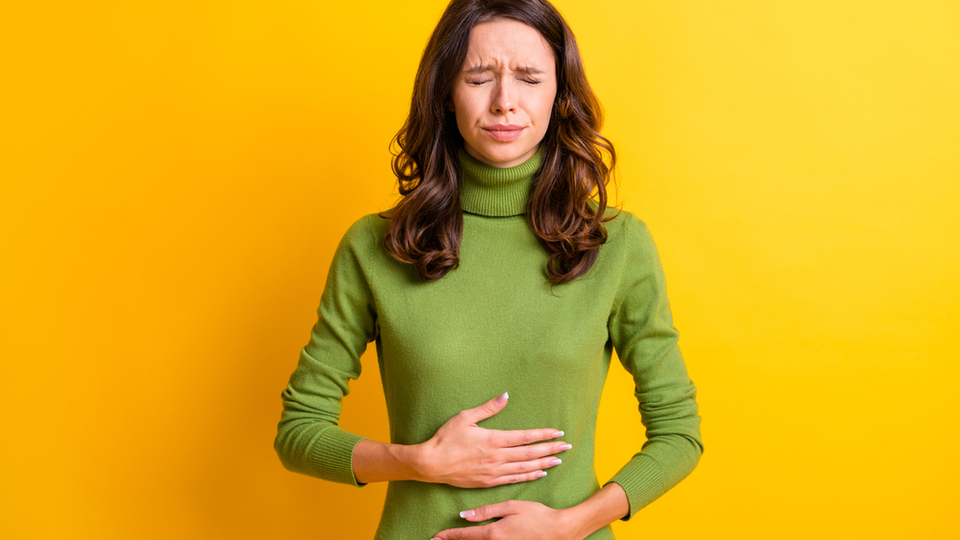 Karın ağrısı neden olur ve nasıl geçer?