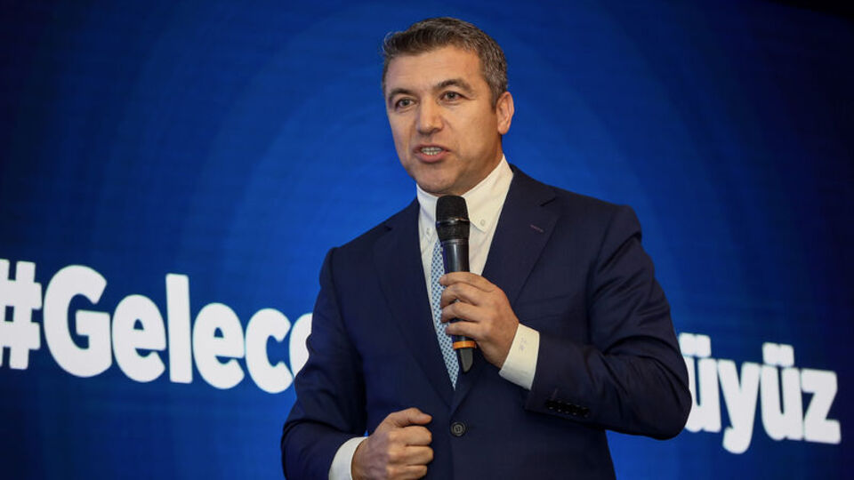 Gazeteci İsmail Küçükkaya Halk TV'ye geçti