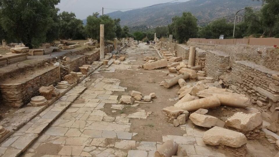 Antik kentte bulundu... 1.5 metre yüksekliğinde 1800 yıllık!