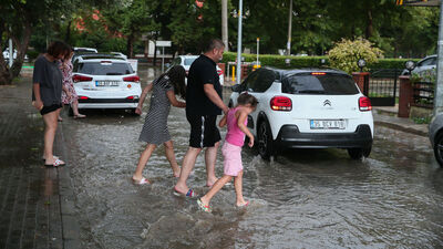 Meteoroloji duyurdu! Sağanak yağışlar devam ediyor