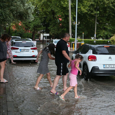 Meteoroloji duyurdu! Sağanak yağışlar devam ediyor