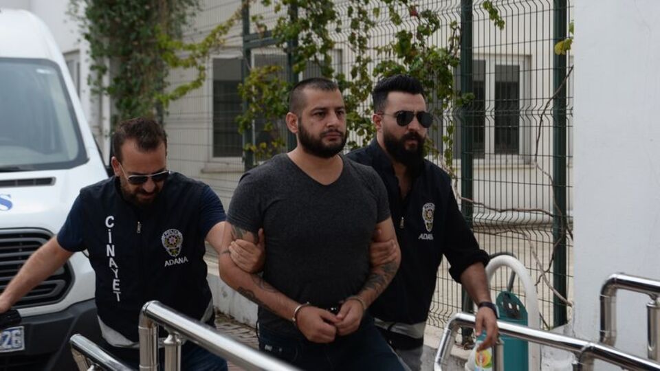 Sokak çatışmasında yoldan geçen öldü! Firari zanlı yakalandı!