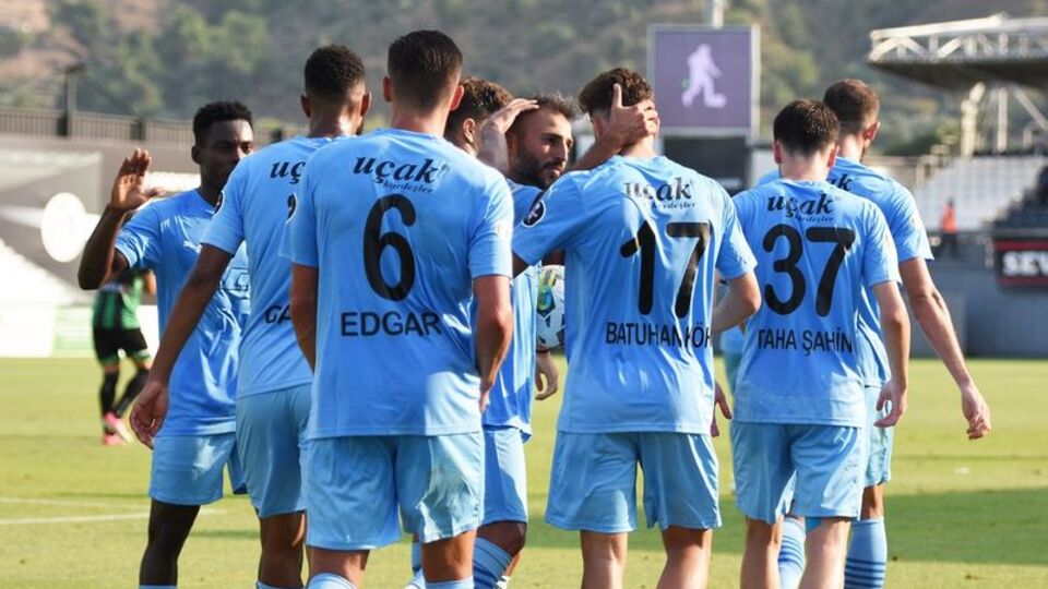 5 gollü maçta kazanan Manisa!