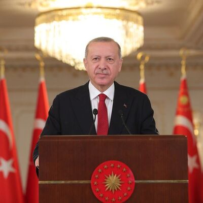 Şehit ve gazi ailelerine hitap etti