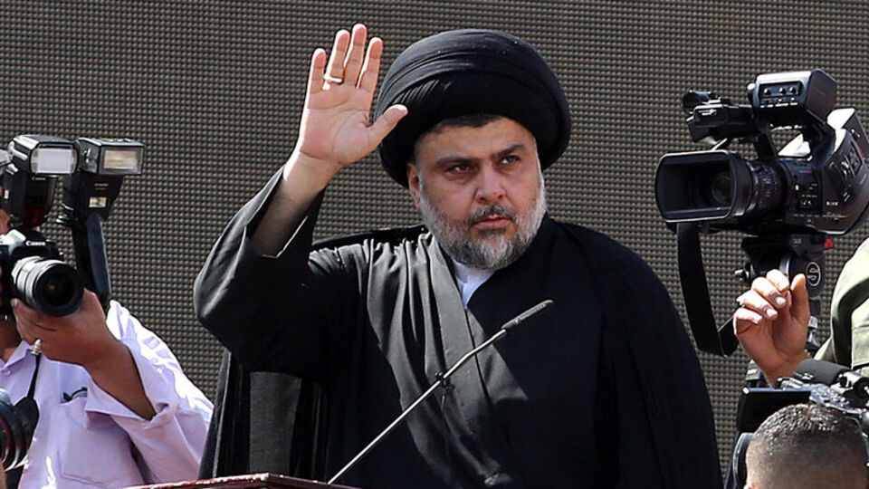 Mukteda es-Sadr siyasetten çekildiğini duyurdu
