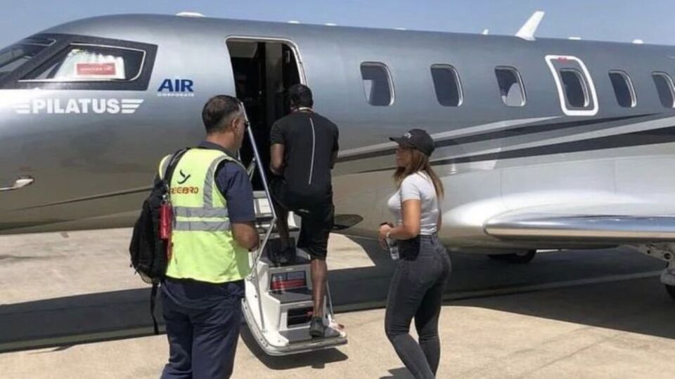 Özel jetle Adana'dan ayrıldı!