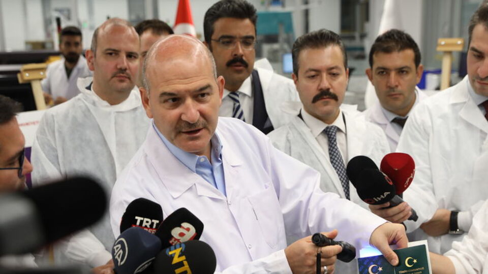 Bakan Soylu, yerli pasaport üretimini başlattı