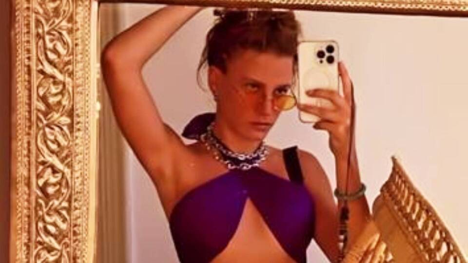 Serenay'dan yılan dansı