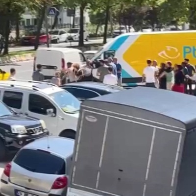 Taksimetre kavgasında yumruklar havada uçuştu!