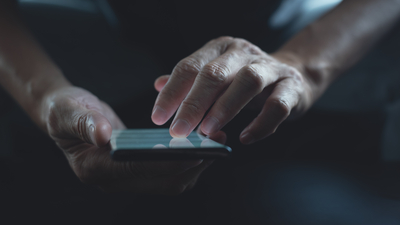 Telefona uzun süre bakanları bekleyen tehlike