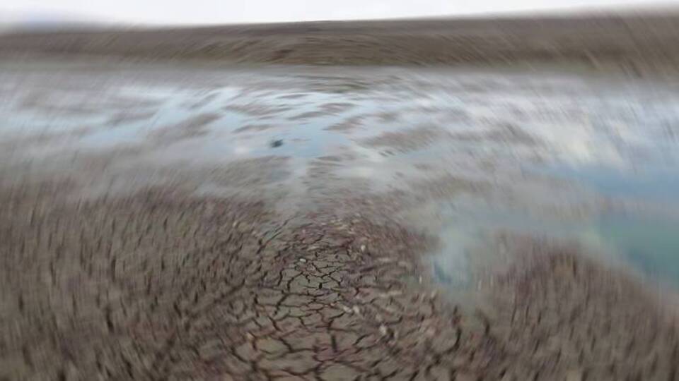 Piknikte acı olay! 2 kız kardeş balçığa battı