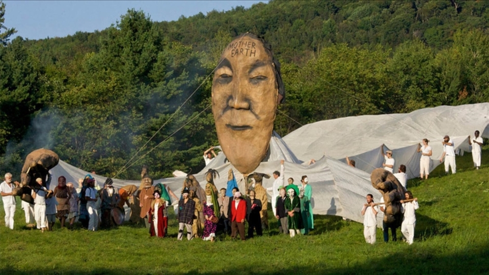 Bread and Puppet Theater, 17. İstanbul Bienali'ne konuk olacak