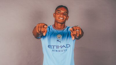 City, Akanji'yi transfer etti