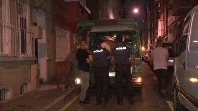 Anneleri bir hafta önce ölmüştü! Kanlı kardeş kavgası!