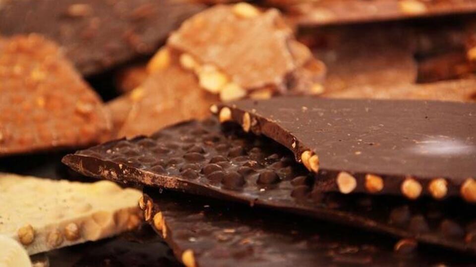 Çikolata yerken dikkat! Birkaç dakika sonra ortaya çıkıyor