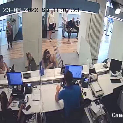 Sahte ehliyetle 500 bin TL çektiler!