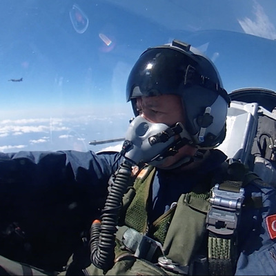 Bakan Akar F-16 kokpitinde