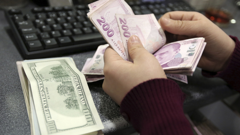 Bankacılık sektörünün mevduatı azaldı