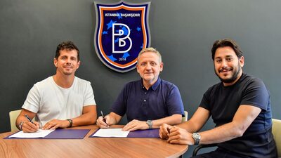 Belözoğlu imzayı attı