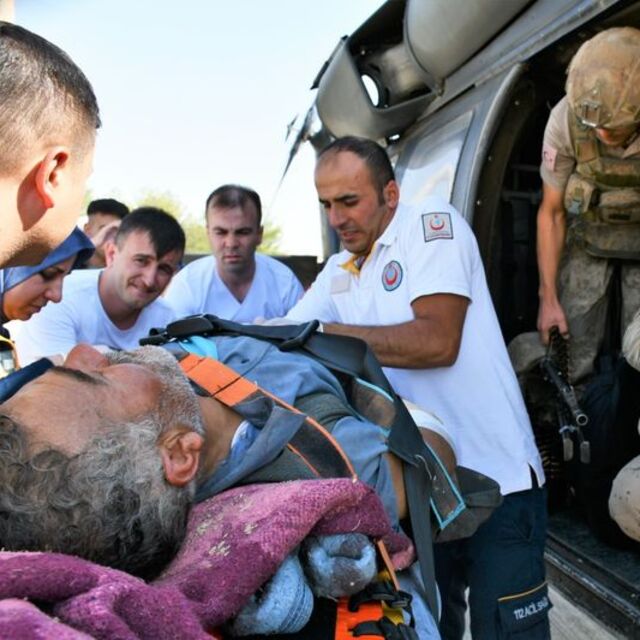Çobanın imdadına askeri helikopter yetişti