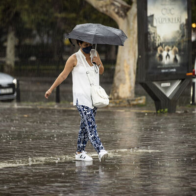 Meteoroloji'den peş peşe uyarı! 4 bölgede sağanak!
