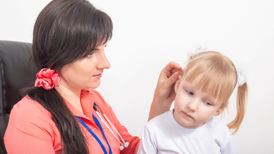 Kulak tıkanıklığı neden olur ve nasıl geçer?