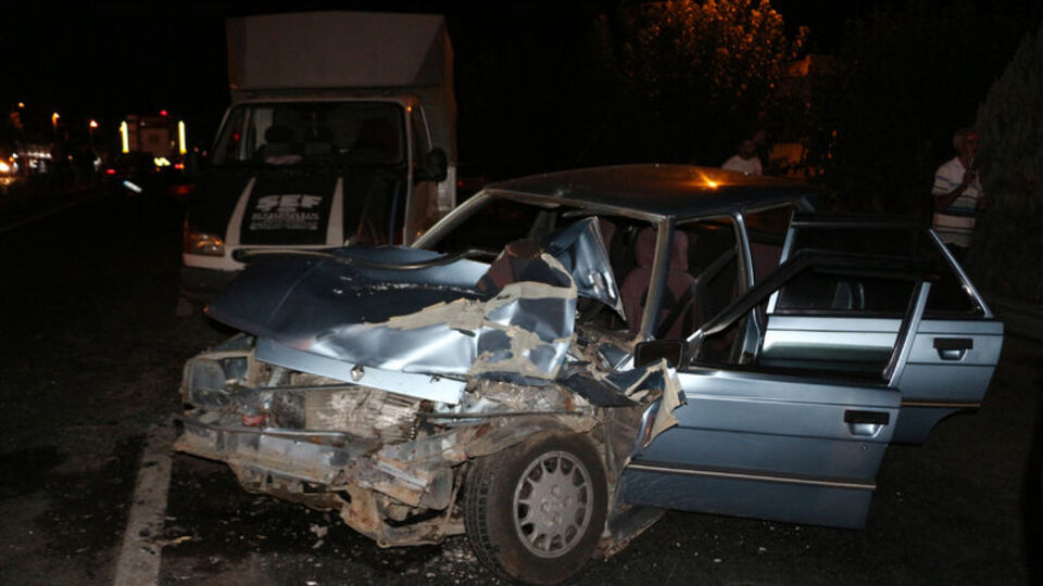 Manisa'da zincirleme kaza: 1'i çocuk 4 yaralı