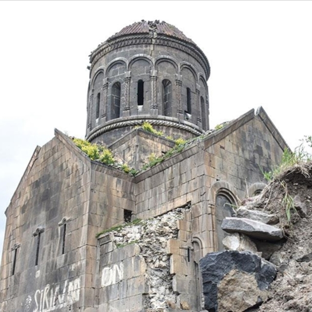 Turistlerin uğrak yeri oldu... Üç kitabeli ve bin yıllık!