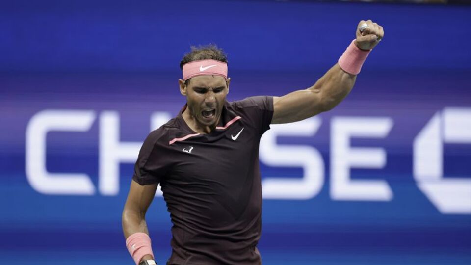 Swiatek ve Nadal tur atladı