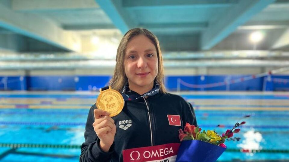 Merve Tuncel gençlerde dünya şampiyonu