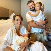 Ela bebeğin yüzü göründü!