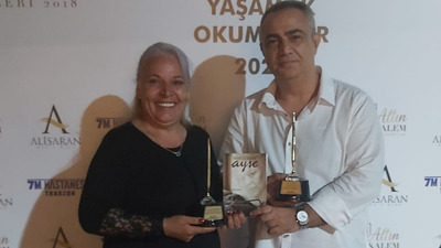 Ayşe Tükrükçü ve Alper Uruş'a "Altın Kalem Ödülü"