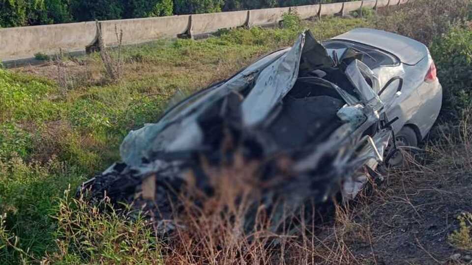 Otomobil ile belediye otobüsü çarpıştı: 1 ölü