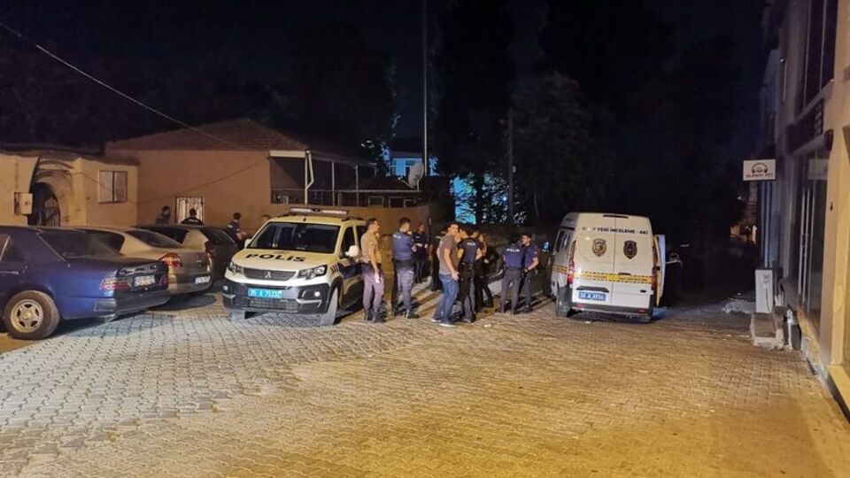 Babası kemoterapi görüyordu! 20 yerinden bıçaklayıp öldürdü!