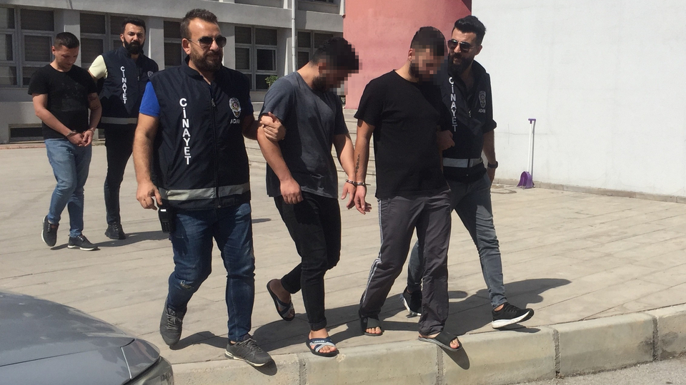 'Omuz atma' kavgasında başını asfalta çarptı!