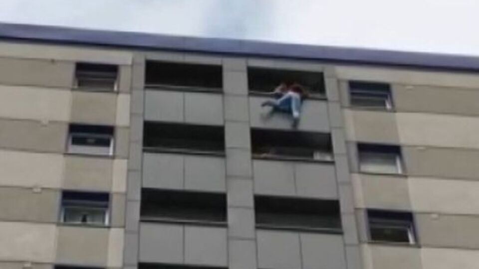 Herkes şoke oldu! 12'nci katta can pazarı!