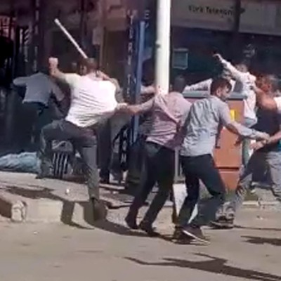 Kuzenlerin minibüs kavgasında 8 kişi yaralandı!