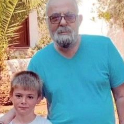 Ferdi Tayfur torunuyla poz verdi