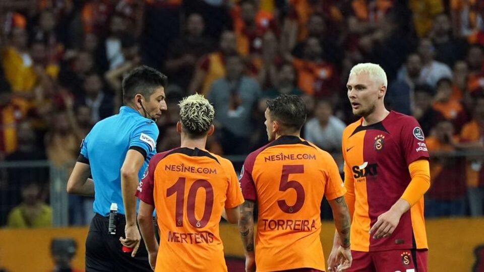 Kırmızı tartışması!