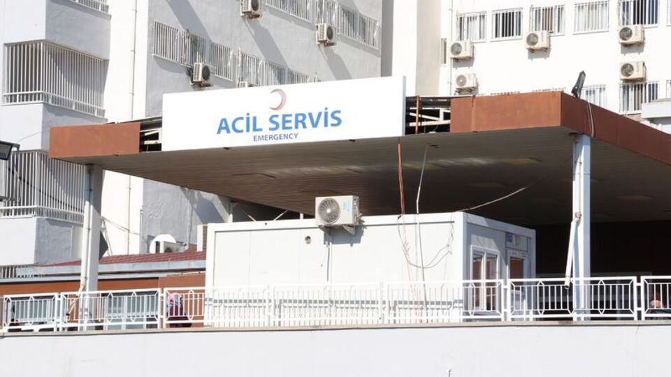 Annesini pompalı tüfekle yaraladı