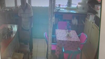 Herkesin başına gelebilir! Boğuluyordu! Sandalye ile kurtuldu!