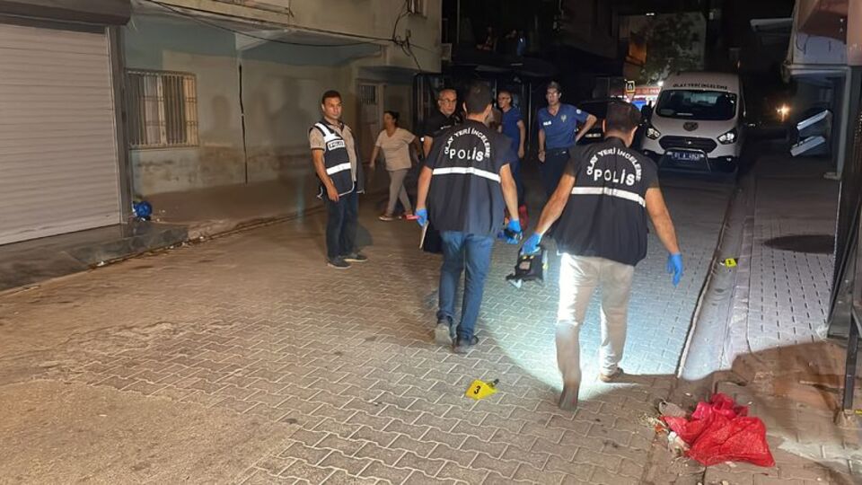 Adana'da rastgele ateş açıldı, 17 yaşındaki kız yaralandı