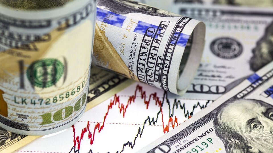 Dolarda güçlü seyir sürüyor