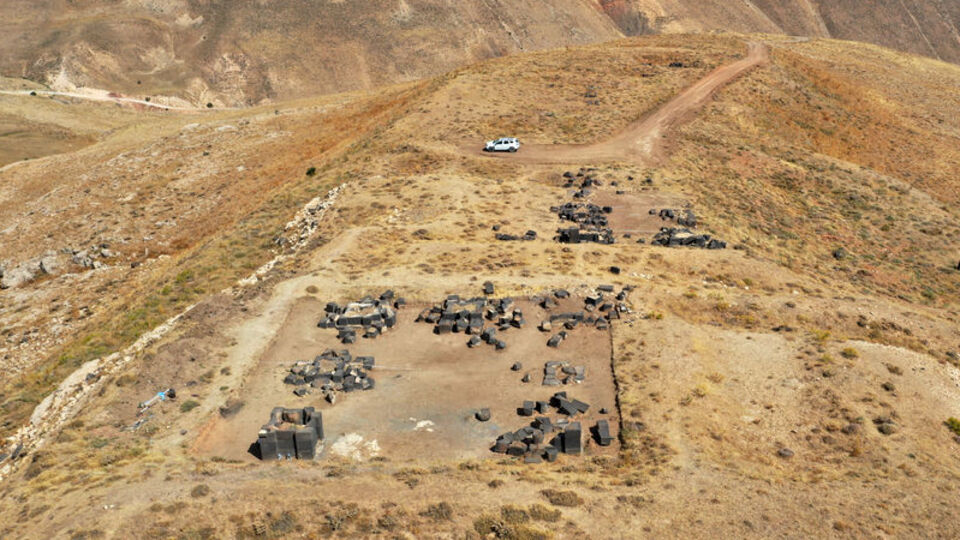 Kef Kalesi'nde 2 bin 700 yıllık mutfak ve hizmet odaları bulundu