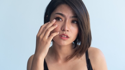 Göz seğirmesi neden olur, nasıl geçer?